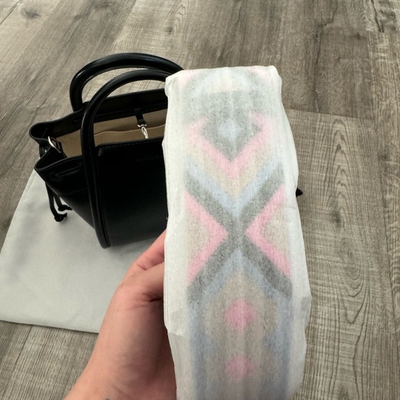 Charles & Keith Ashby Slouchy Tote Bag - Black - Size Medium - Picture 4 of 9